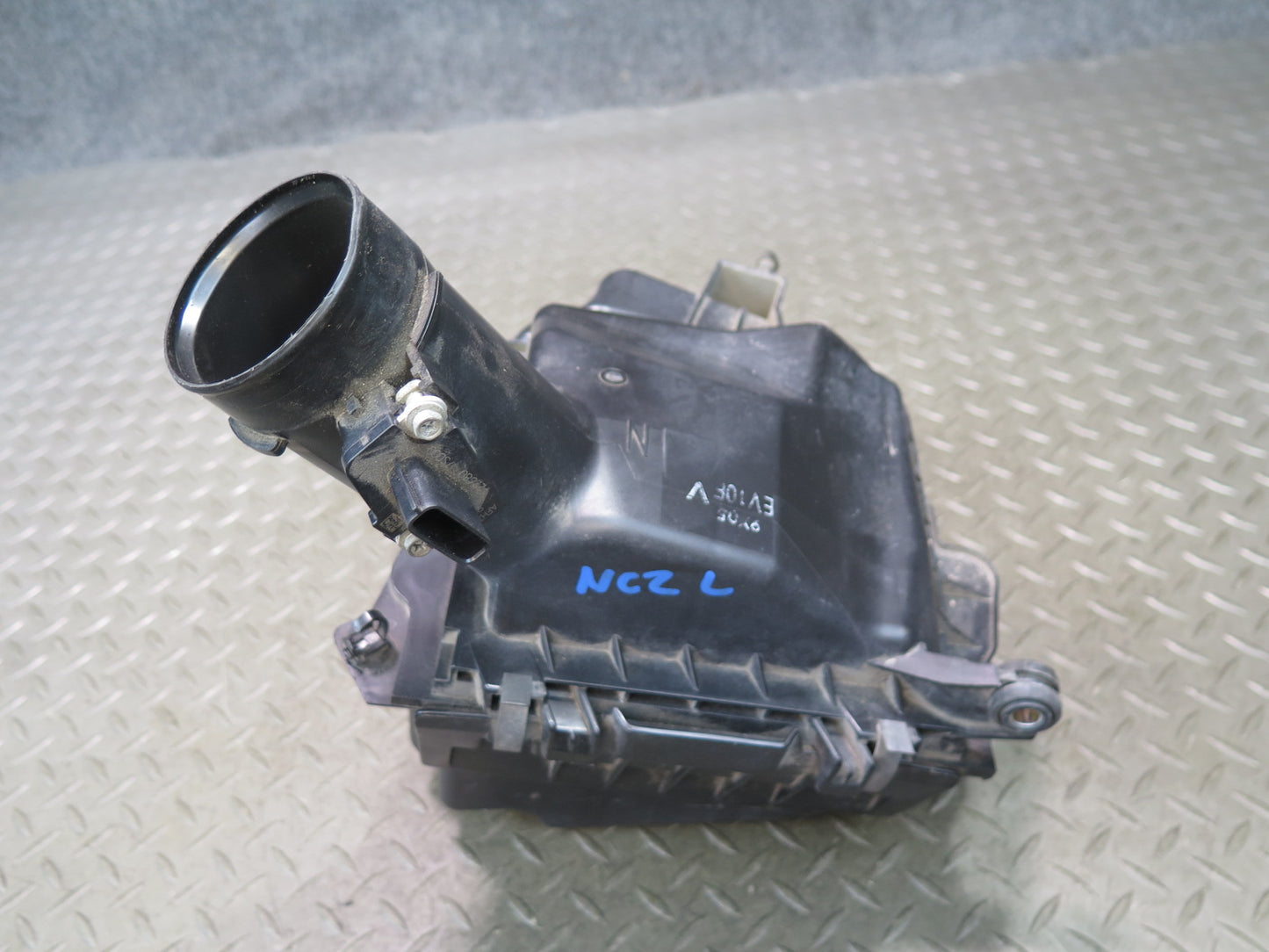 09-20 Nissan Z34 370Z Left Air Intake Cleaner Filter Box w MAF Sensor OEM