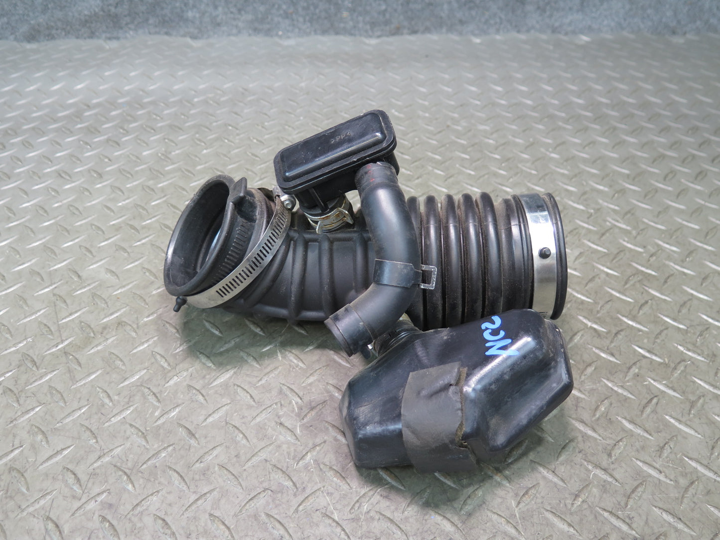 09-20 Nissan Z34 370Z VQ37VHR Left Air Intake Resonator Duct Hose Pipe OEM