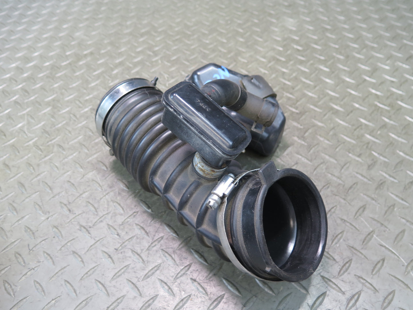 09-20 Nissan Z34 370Z VQ37VHR Left Air Intake Resonator Duct Hose Pipe OEM