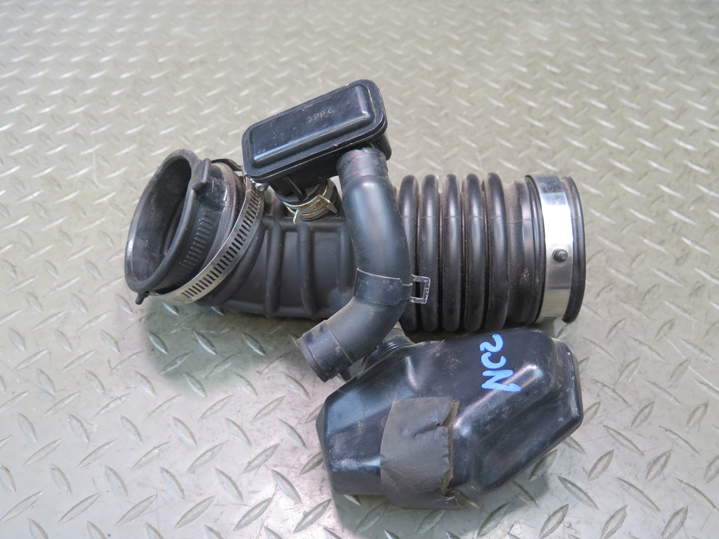 09-20 Nissan Z34 370Z VQ37VHR Left Air Intake Resonator Duct Hose Pipe OEM