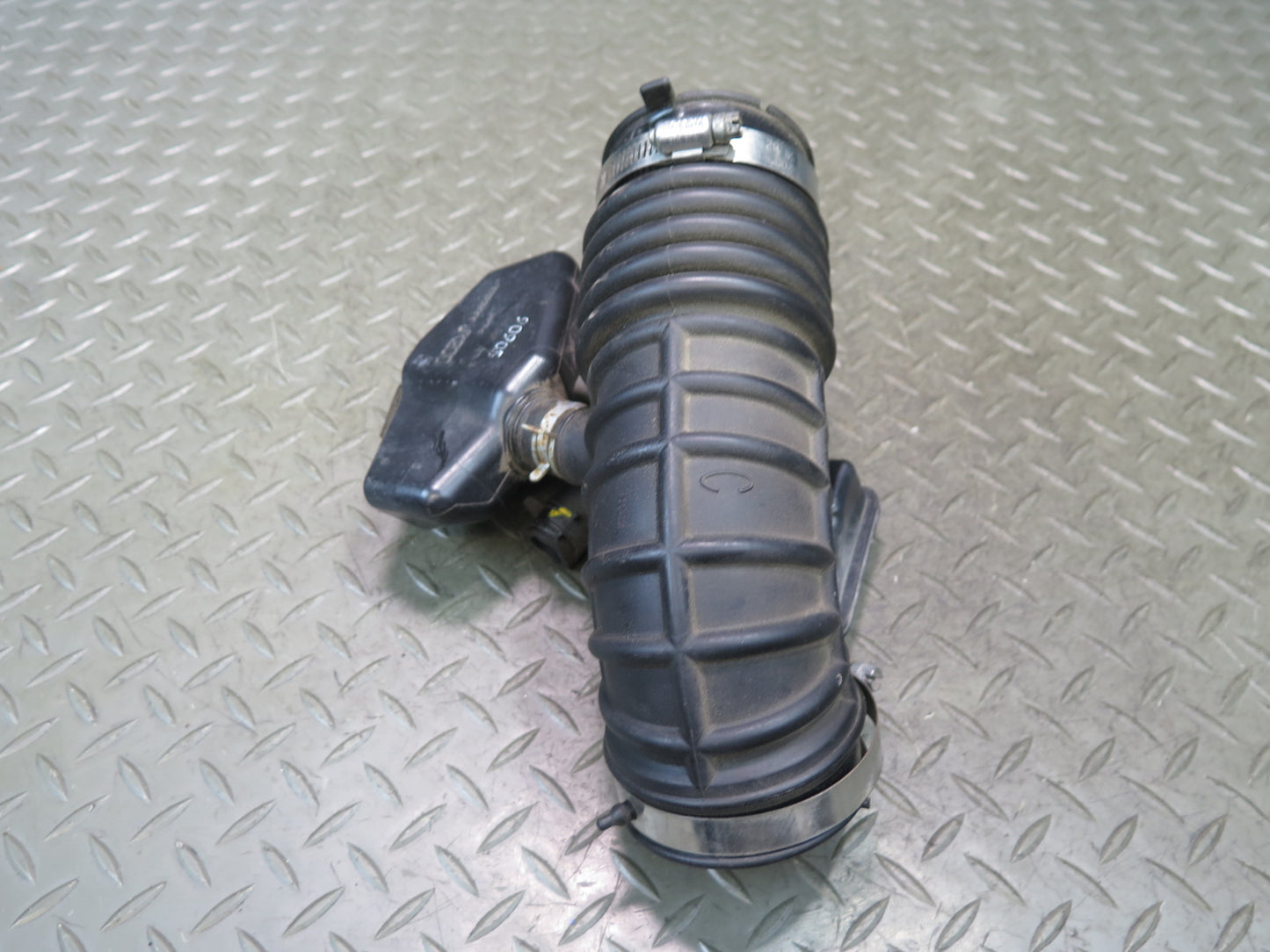 09-20 Nissan Z34 370Z VQ37VHR Left Air Intake Resonator Duct Hose Pipe OEM