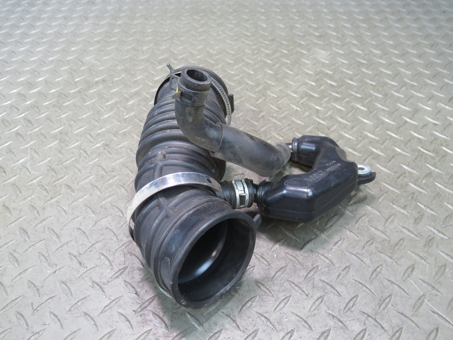09-20 Nissan Z34 370Z VQ37VHR Right Air Intake Resonator Duct Hose Pipe OEM