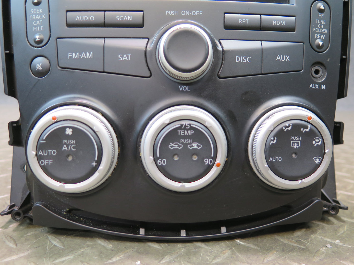 09-14 Nissan Z34 370Z Radio CD Player Receiver A/C Heater Climate Switch Set OEM