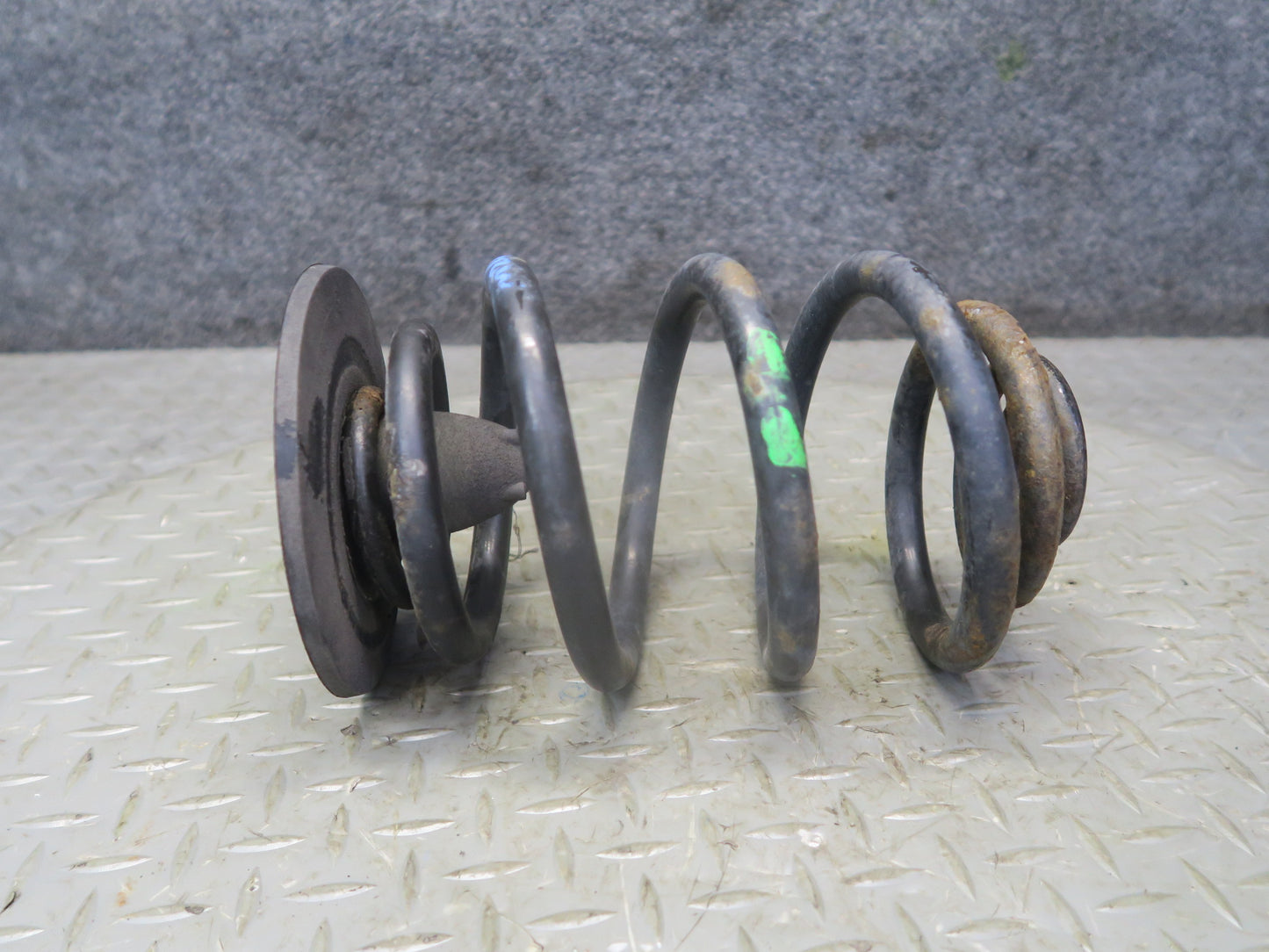 96-99 BMW E36/7 Z3 Roadster Set of 2 Rear Left & Right Coil Spring OEM