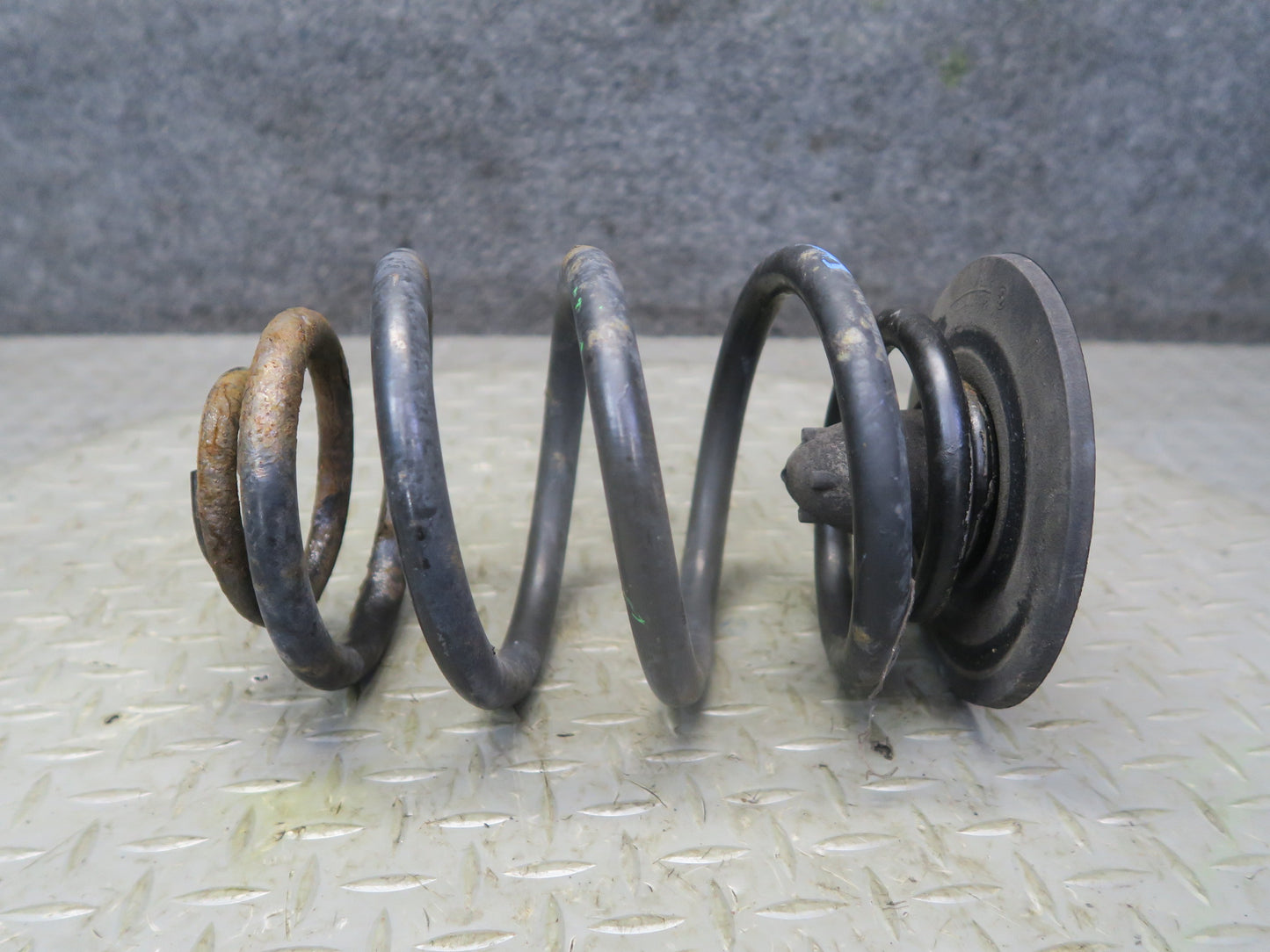 96-99 BMW E36/7 Z3 Roadster Set of 2 Rear Left & Right Coil Spring OEM