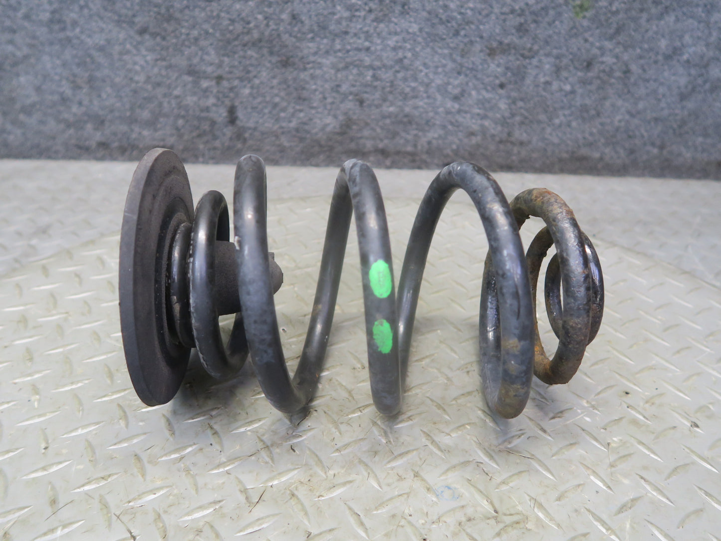 96-99 BMW E36/7 Z3 Roadster Set of 2 Rear Left & Right Coil Spring OEM