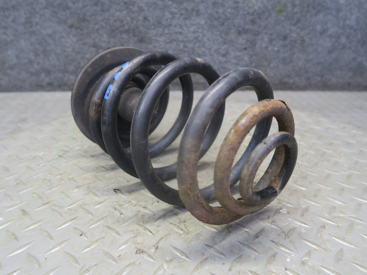 96-99 BMW E36/7 Z3 Roadster Set of 2 Rear Left & Right Coil Spring OEM