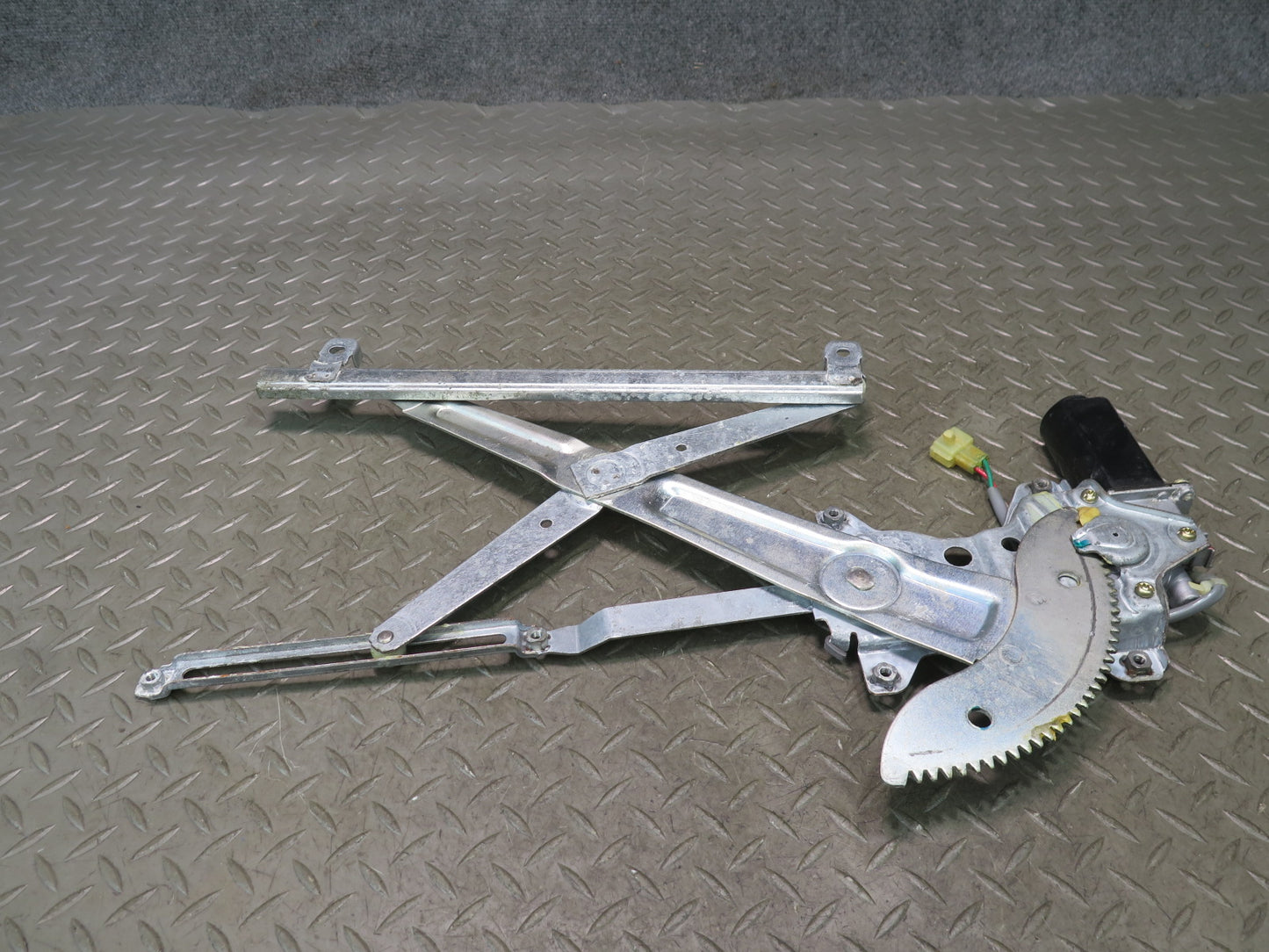84-88 Toyota Cressida MX73 Sedan Rear Right Door Window Regulator Motor OEM