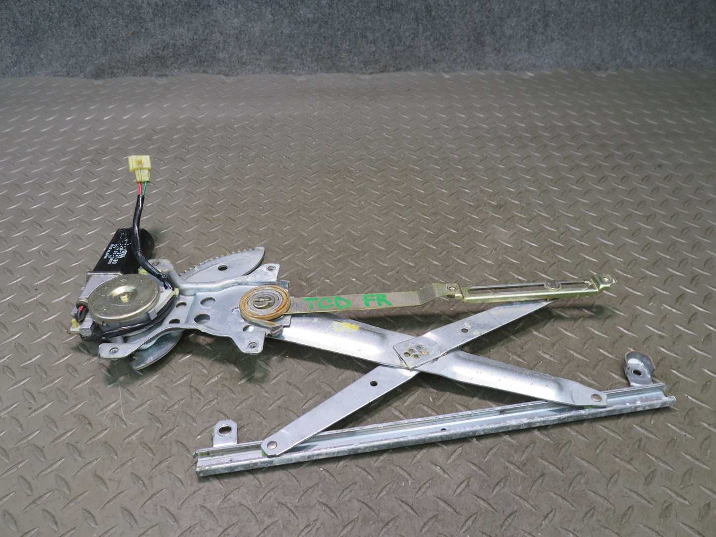 84-88 Toyota Cressida MX73 Sedan Front Right Door Window Regulator Motor OEM