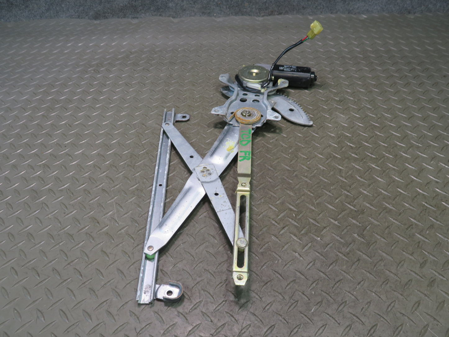 84-88 Toyota Cressida MX73 Sedan Front Right Door Window Regulator Motor OEM
