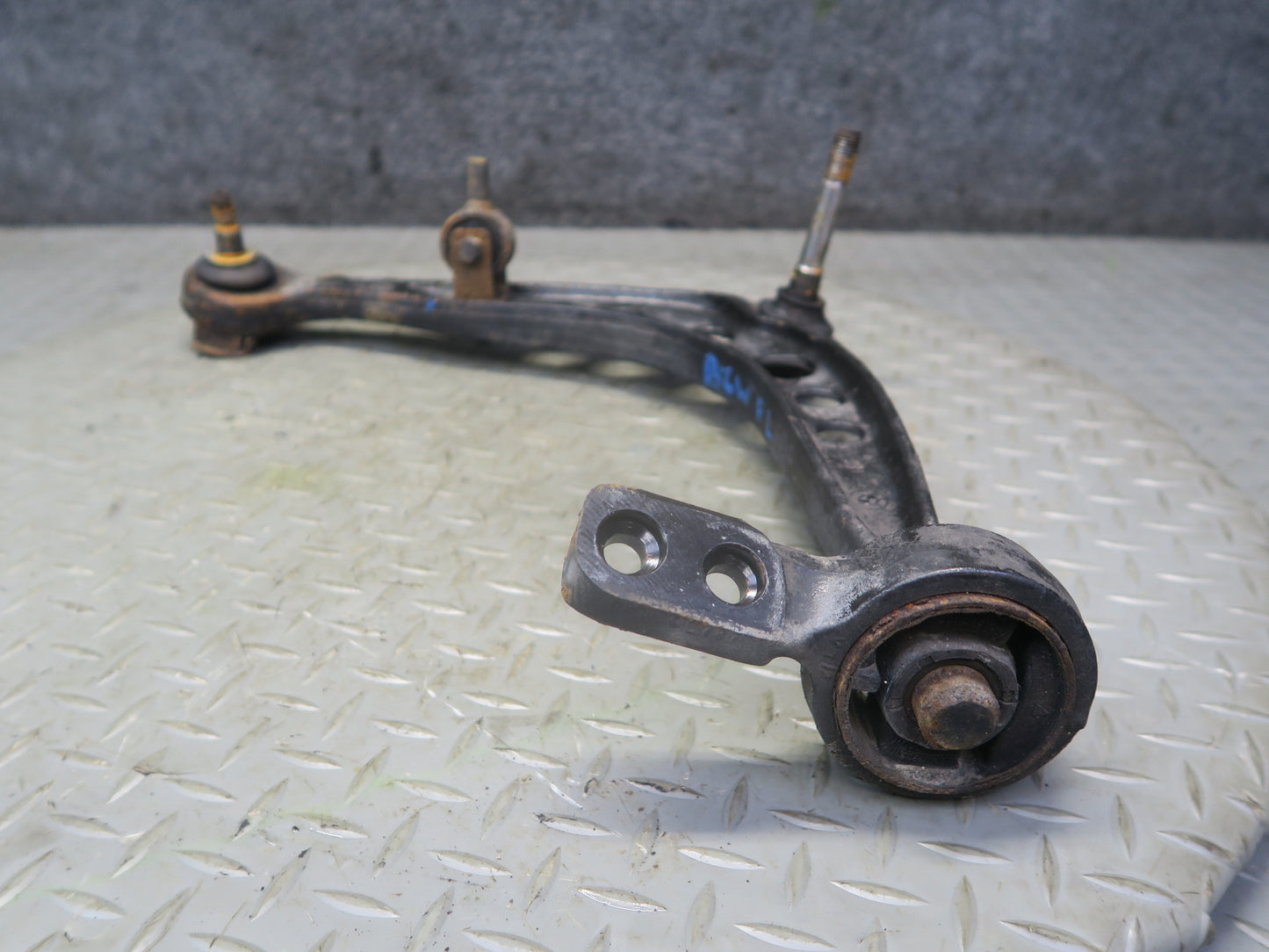 96-02 BMW E36/7 Z3 Front Right Suspension Lower Control Arm OEM
