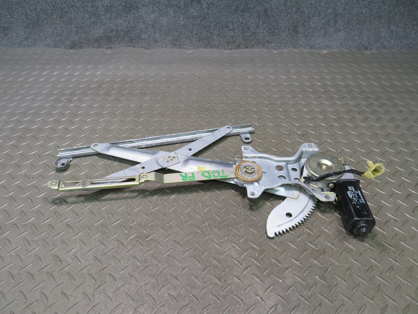 84-88 Toyota Cressida MX73 Sedan Front Right Door Window Regulator Motor OEM