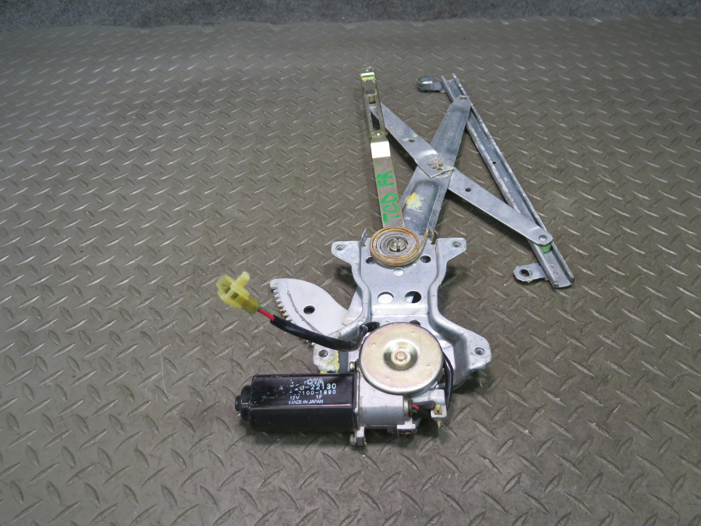84-88 Toyota Cressida MX73 Sedan Front Right Door Window Regulator Motor OEM