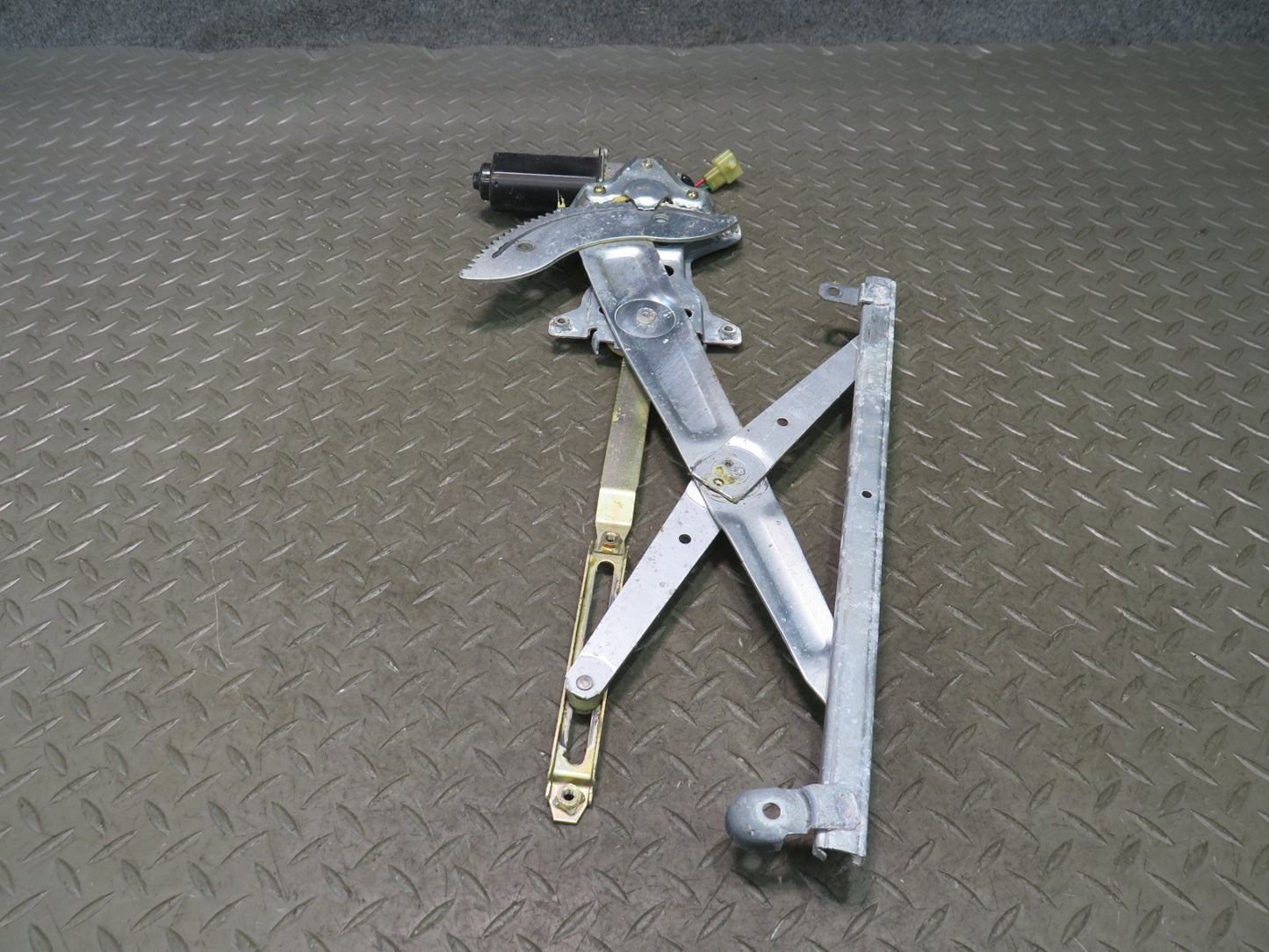 84-88 Toyota Cressida MX73 Sedan Front Right Door Window Regulator Motor OEM