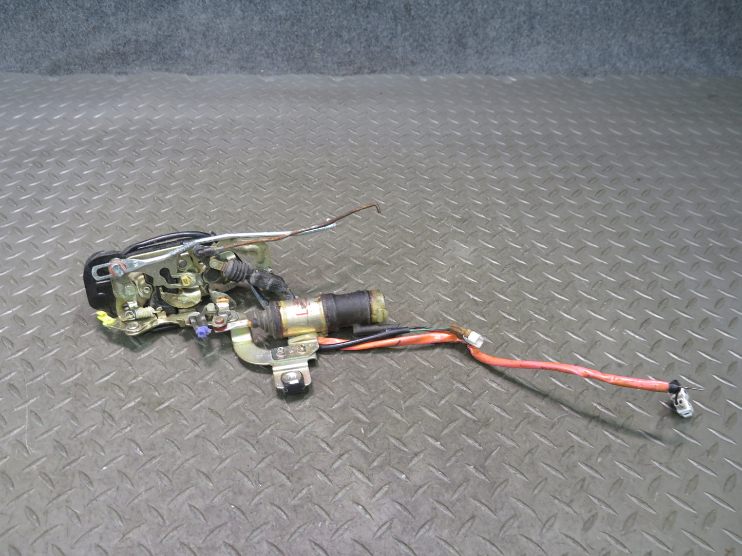 84-88 Toyota Cressida MX73 Sedan Front Left Door Lock Latch w Actuator 45K OEM