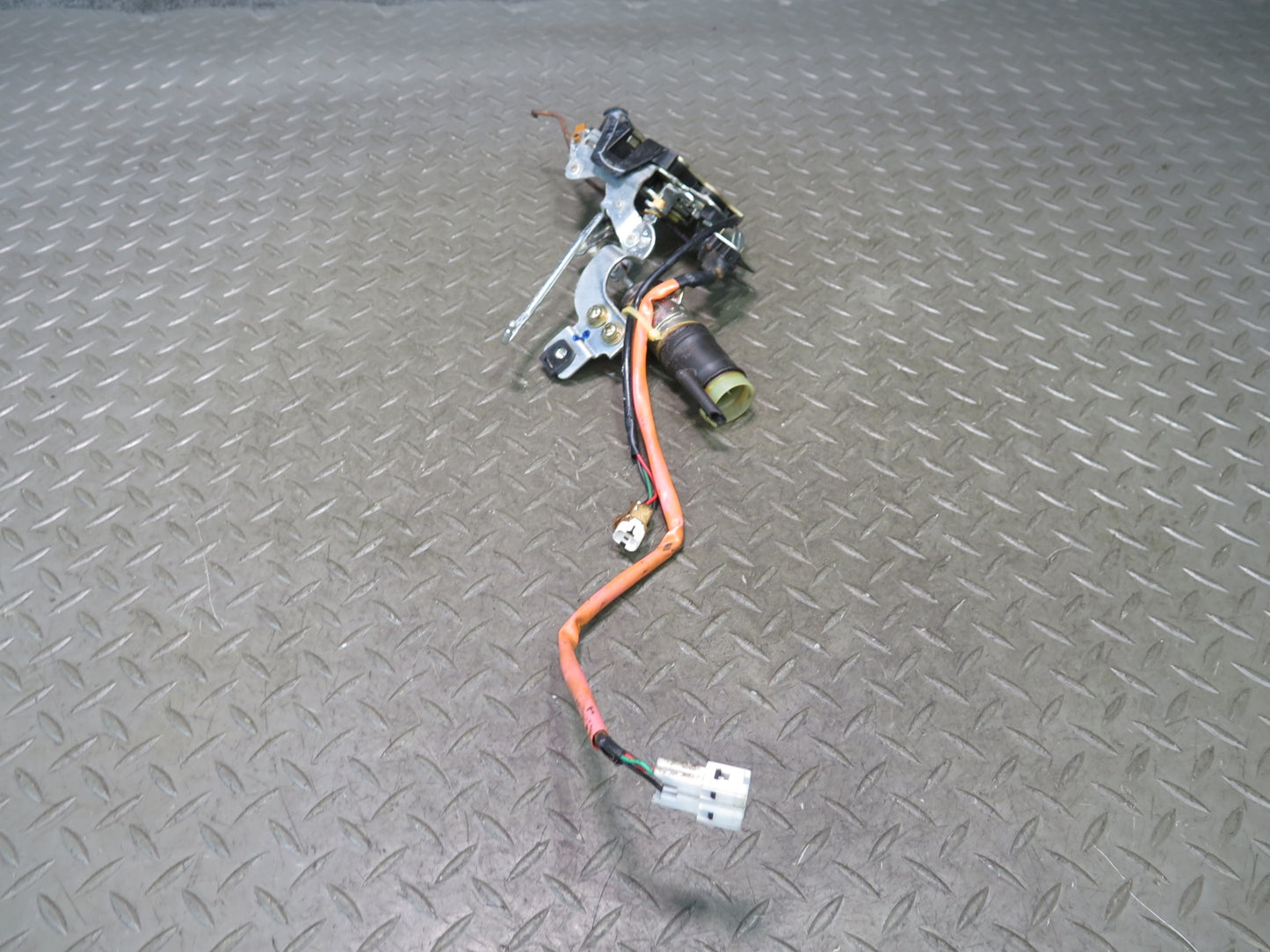 84-88 Toyota Cressida MX73 Sedan Front Right Door Lock Latch w Actuator 45K OEM