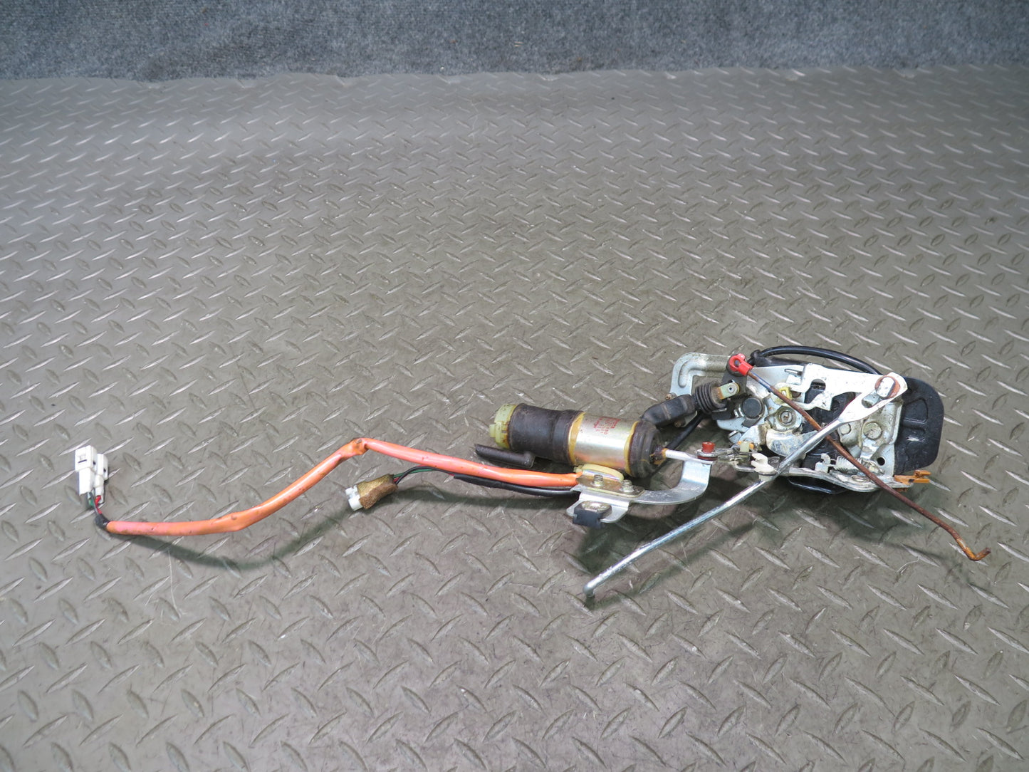 84-88 Toyota Cressida MX73 Sedan Front Right Door Lock Latch w Actuator 45K OEM