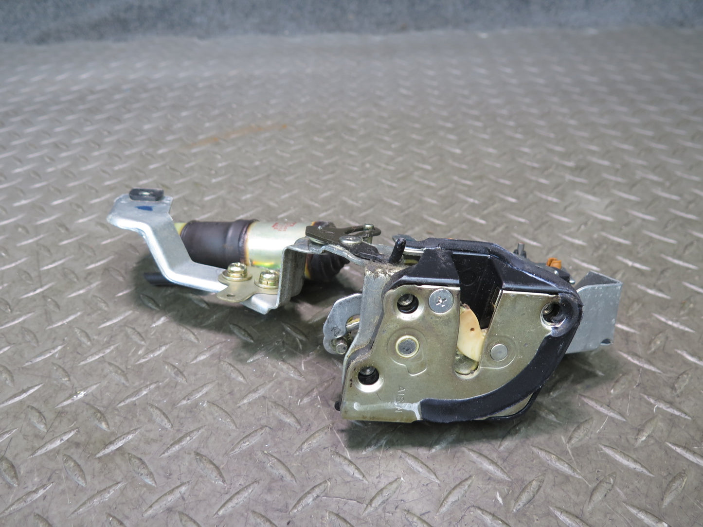 84-88 Toyota Cressida MX73 Sedan Rear Right Door Lock Latch w Actuator 45K OEM