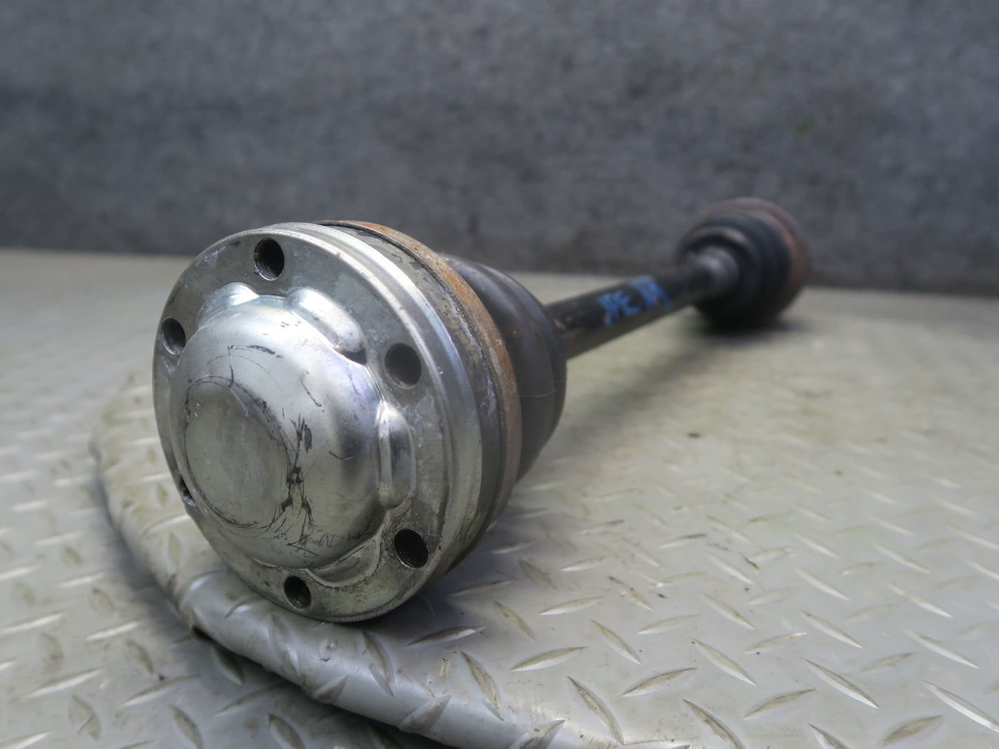1985-1986 Porsche 928 S A/T Rear Left or Right Side Suspension Axle Shaft