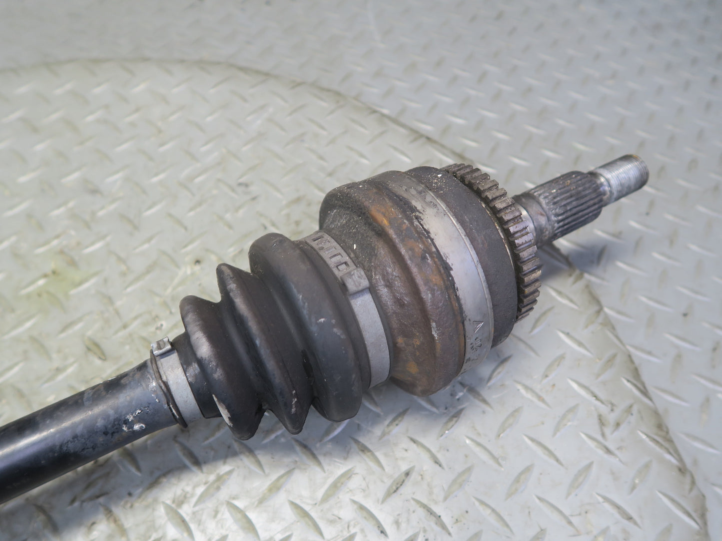 1985-1986 Porsche 928 S A/T Rear Left or Right Side Suspension Axle Shaft