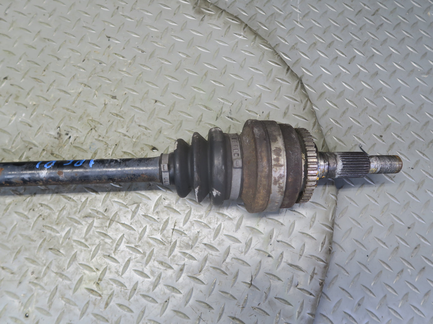 1985-1986 Porsche 928 S A/T Rear Left or Right Side Suspension Axle Shaft