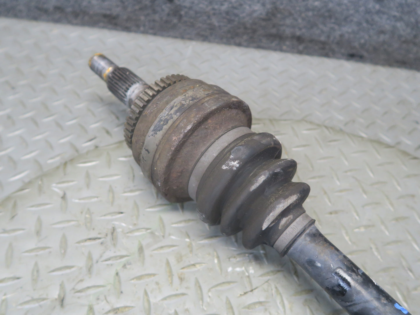 1985-1986 Porsche 928 S A/T Rear Left or Right Side Suspension Axle Shaft