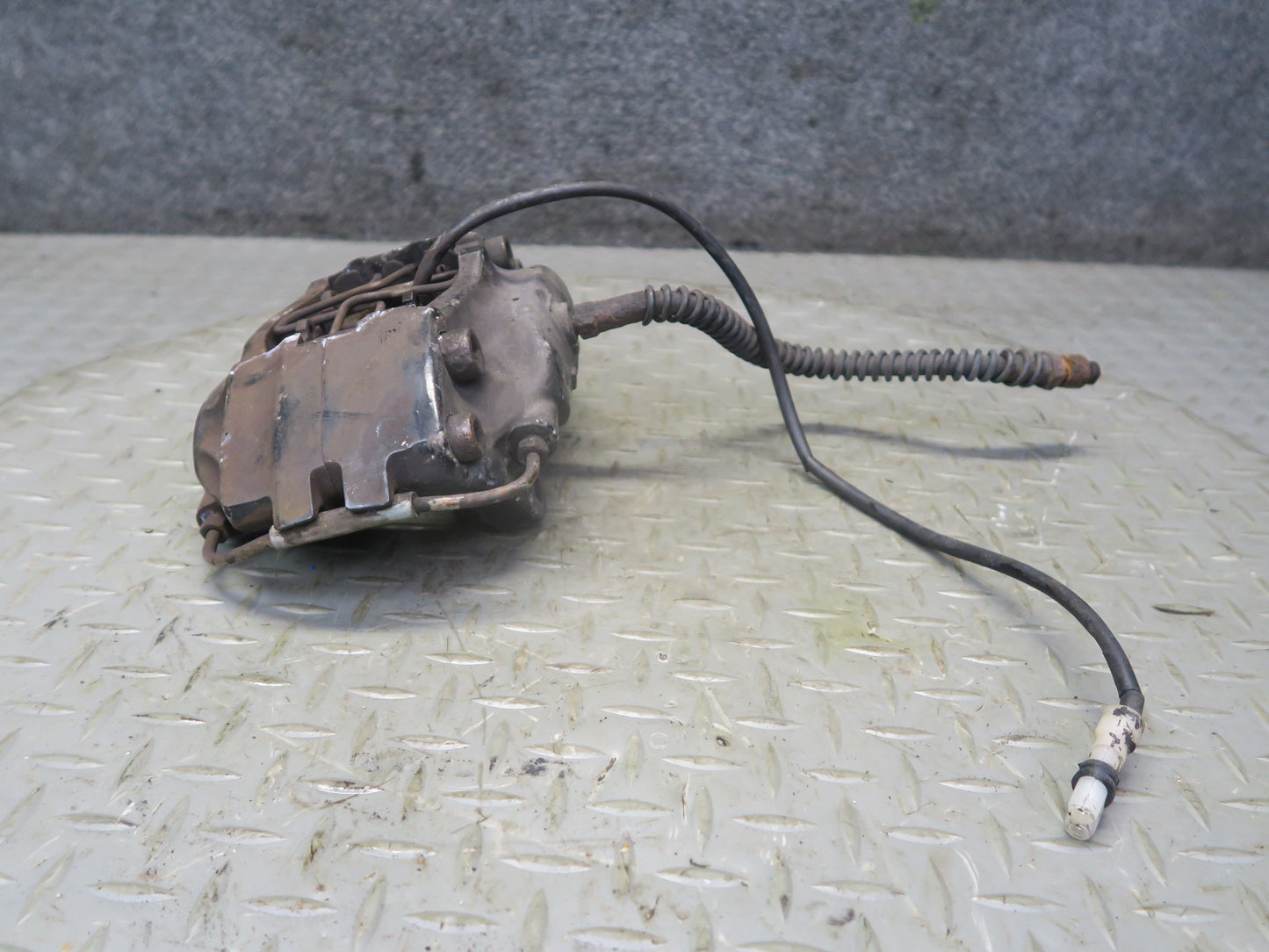 1987-1991 Porsche 928 S4 Rear Left & Right Side Brembo Brake Caliper Set of 2