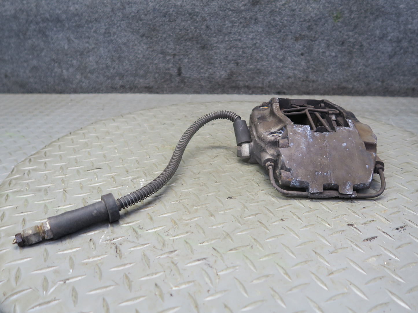 1987-1991 Porsche 928 S4 Front Left & Right Side Brembo Brake Caliper Set of 2
