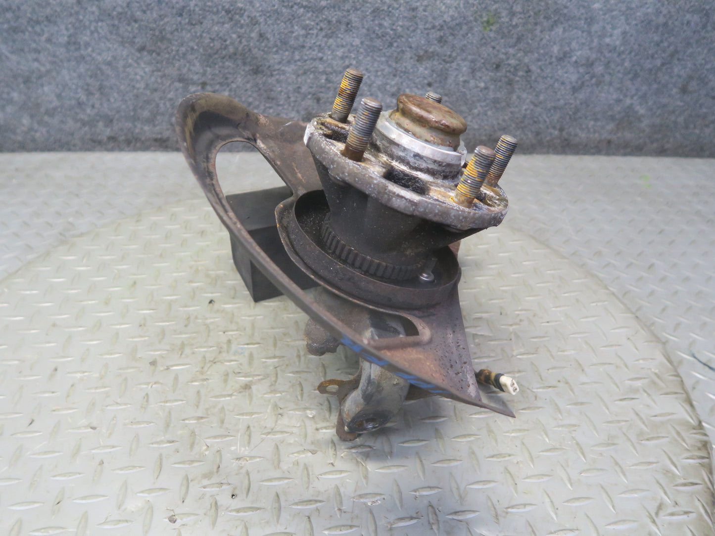 1984-1986 Porsche 928 S Front Right Side Spindle Knuckle Wheel Hub Bearing