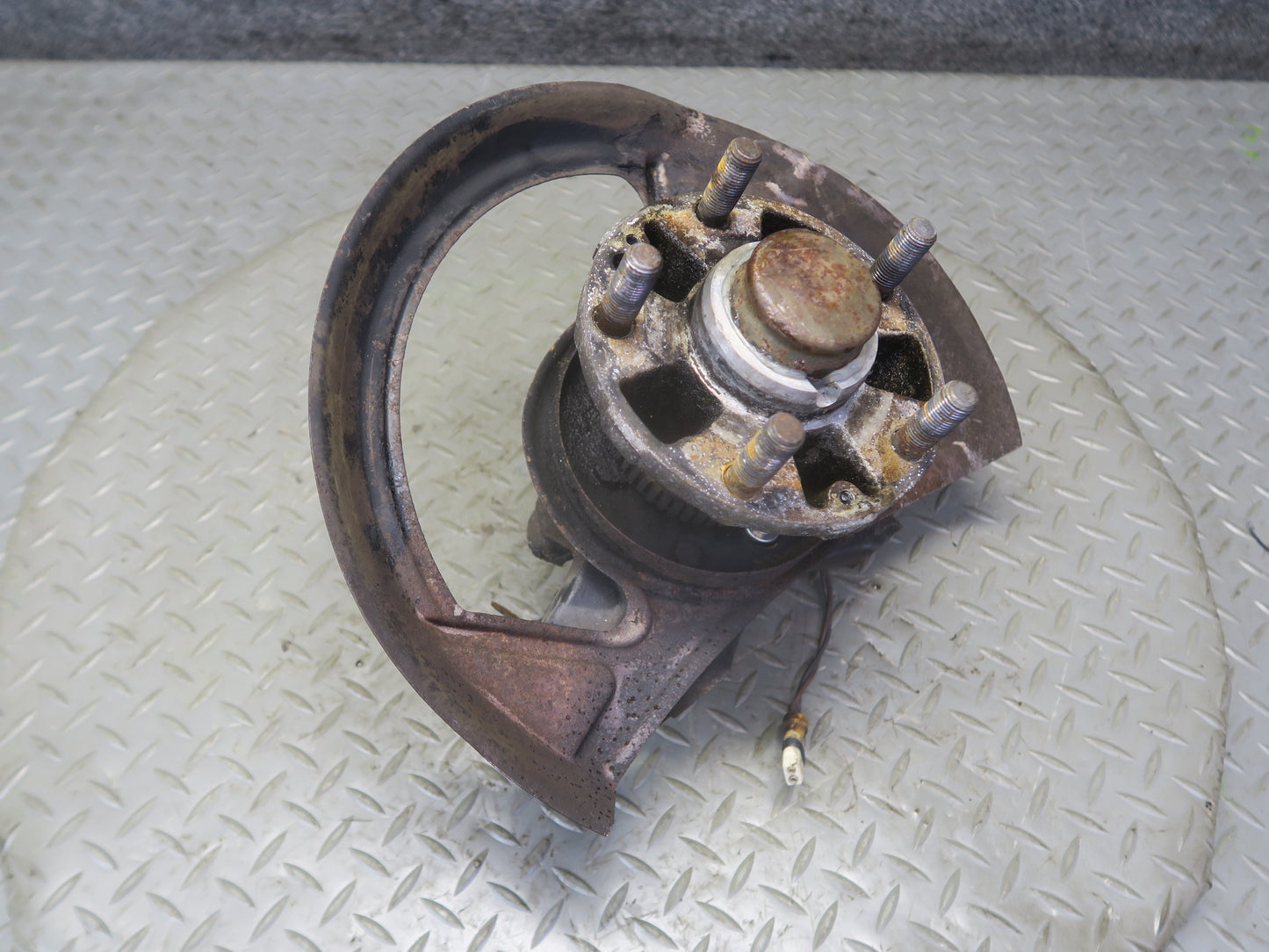 1984-1986 Porsche 928 S Front Right Side Spindle Knuckle Wheel Hub Bearing