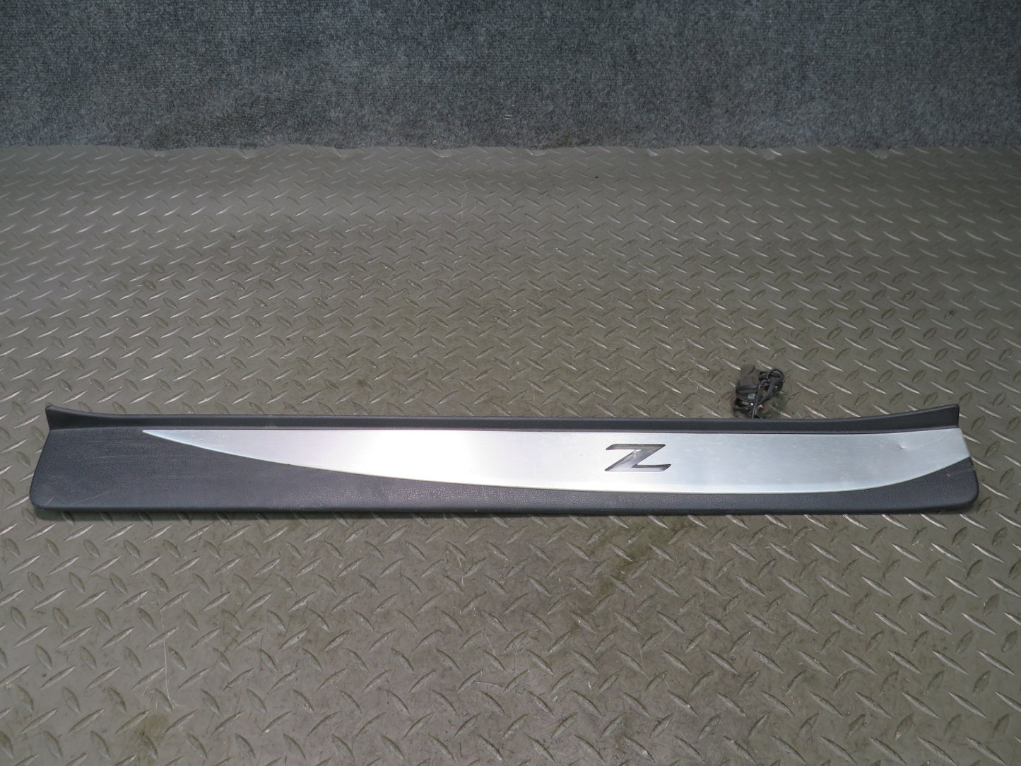 09-20 Nissan Z34 370Z Illuminated Left Right Door Scuff Sill Plate Trim Set OEM