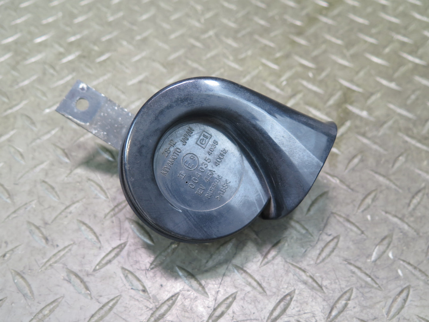 09-20 Nissan Z34 370Z Set of 2 High & Low Tone Note Pitch Horn Signal OEM