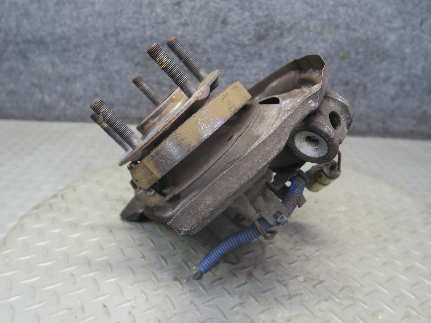 1984-1986 Porsche 928 S Rear Right Side Spindle Knuckle Wheel Hub Bearing