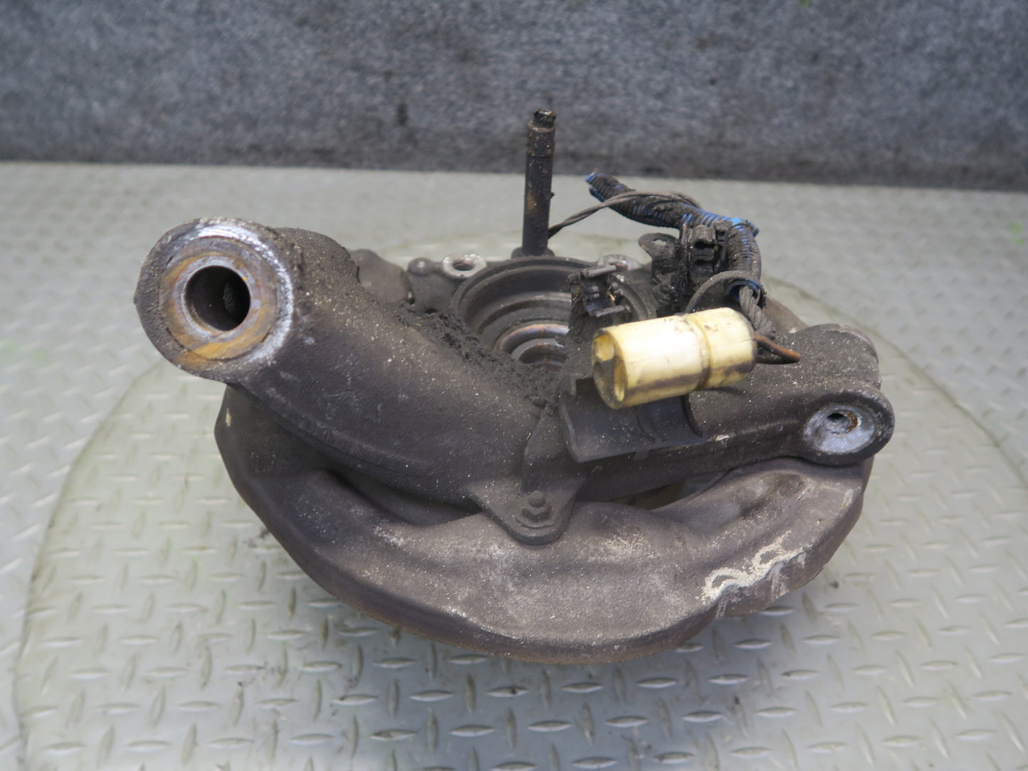 1984-1986 Porsche 928 S Rear Right Side Spindle Knuckle Wheel Hub Bearing