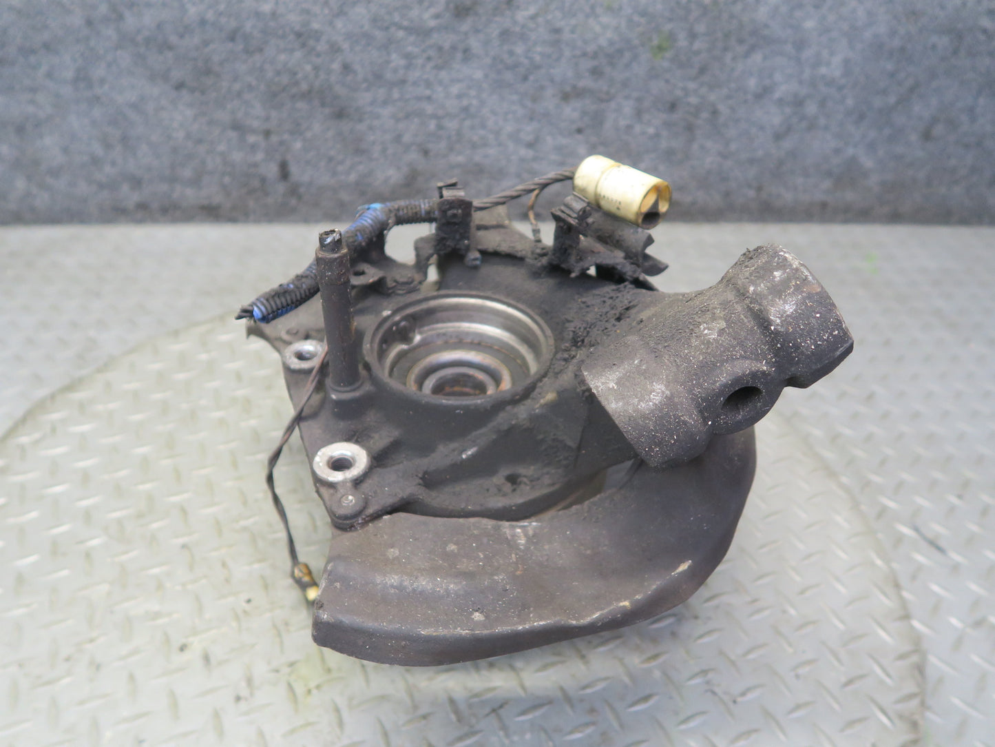 1984-1986 Porsche 928 S Rear Right Side Spindle Knuckle Wheel Hub Bearing