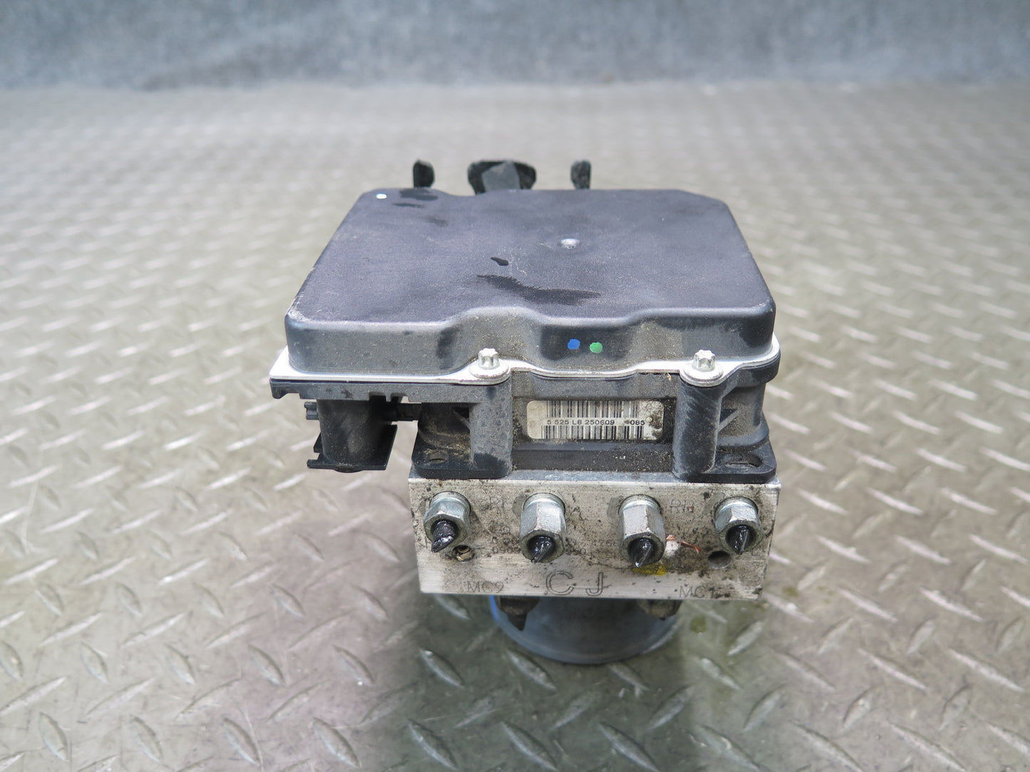 2010 Nissan Z34 370Z Anti Lock Brake ABS Pump Module 0265951284 OEM