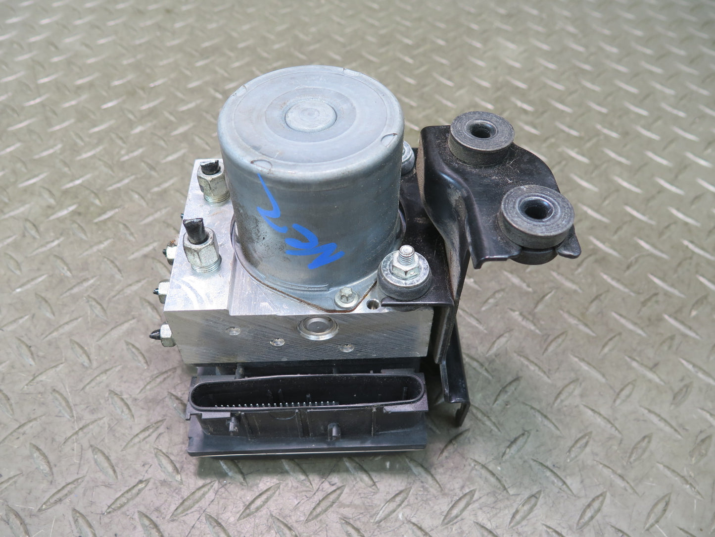 2010 Nissan Z34 370Z Anti Lock Brake ABS Pump Module 0265951284 OEM