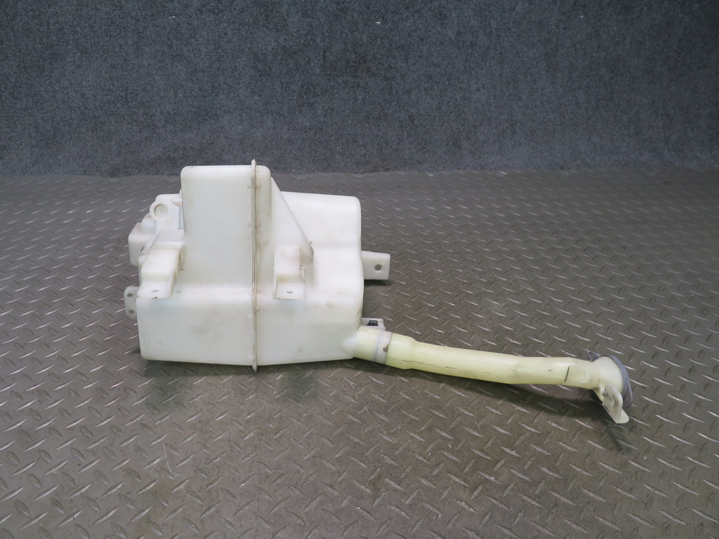 09-12 Nissan Z34 370Z Windshield Washer Reservoir Bottle Tank w Pump & Neck OEM