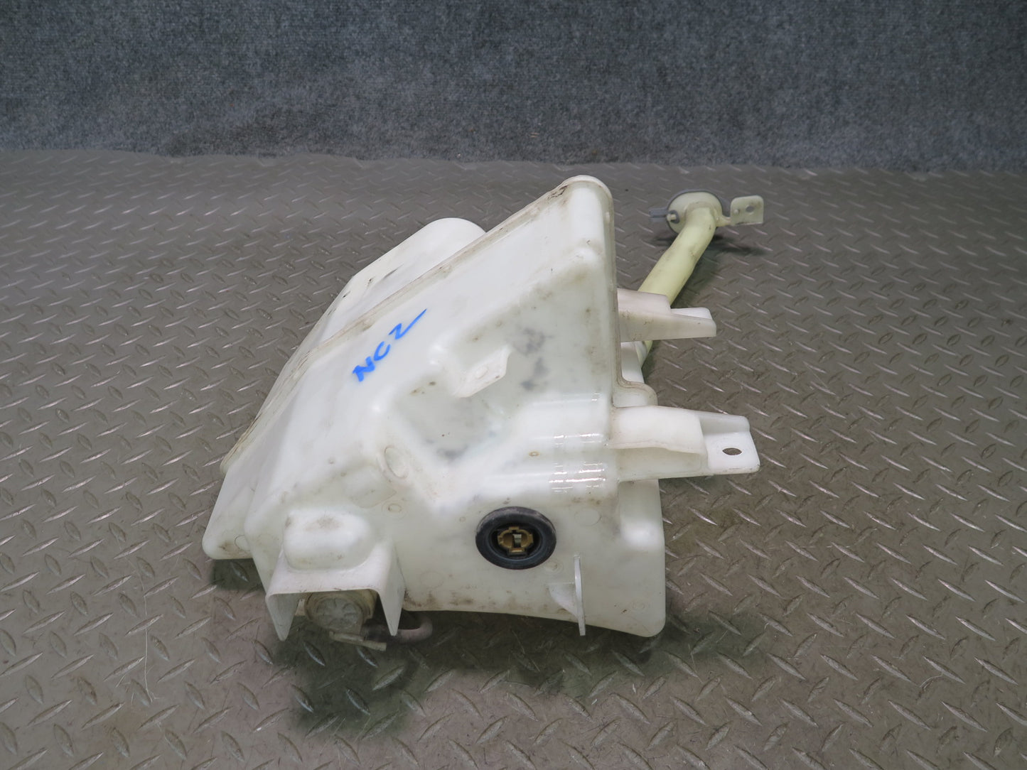 09-12 Nissan Z34 370Z Windshield Washer Reservoir Bottle Tank w Pump & Neck OEM