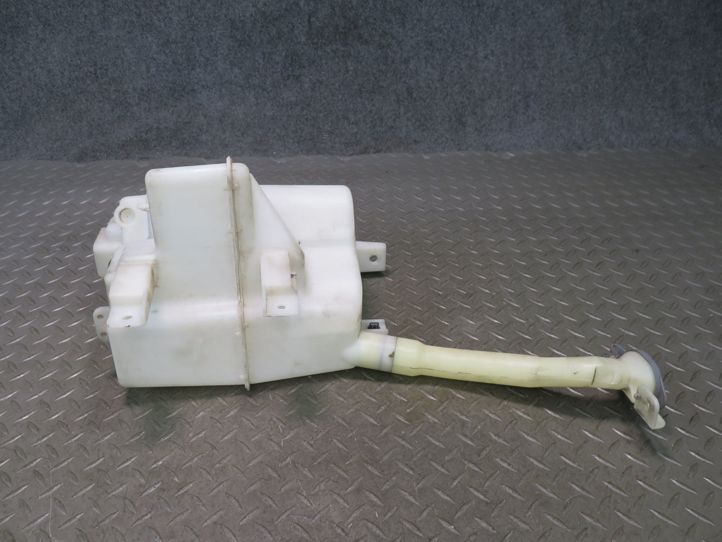 09-12 Nissan Z34 370Z Windshield Washer Reservoir Bottle Tank w Pump & Neck OEM