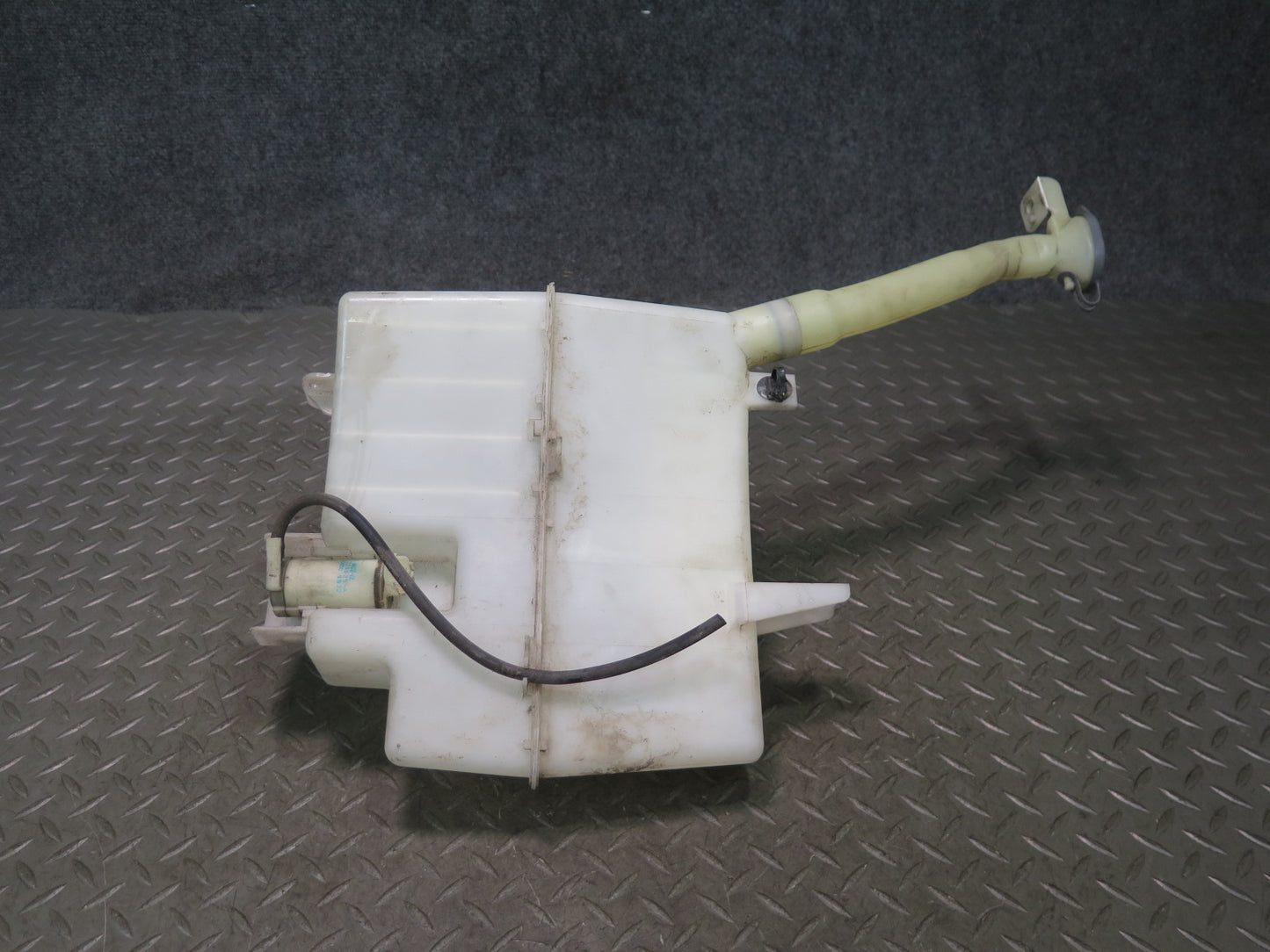 09-12 Nissan Z34 370Z Windshield Washer Reservoir Bottle Tank w Pump & Neck OEM