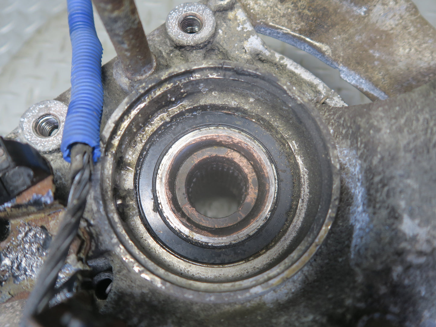 1984-1986 Porsche 928 S Rear Left Side Spindle Knuckle Wheel Hub Bearing