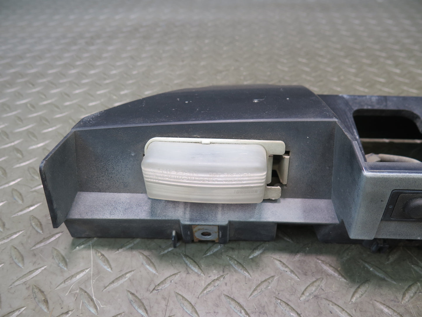 09-20 Nissan Z34 370Z Rear License Plate Light Lamp Mount Bracket Panel OEM