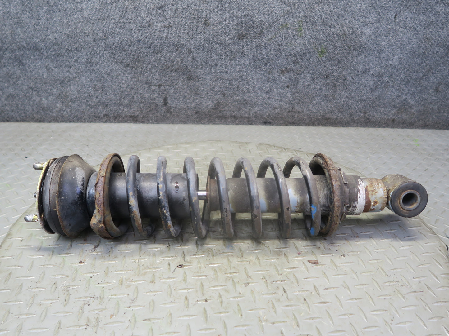 1983-1986 Porsche 928 S Rear Right Left Side Shock Strut Absorber W/ Spring Set