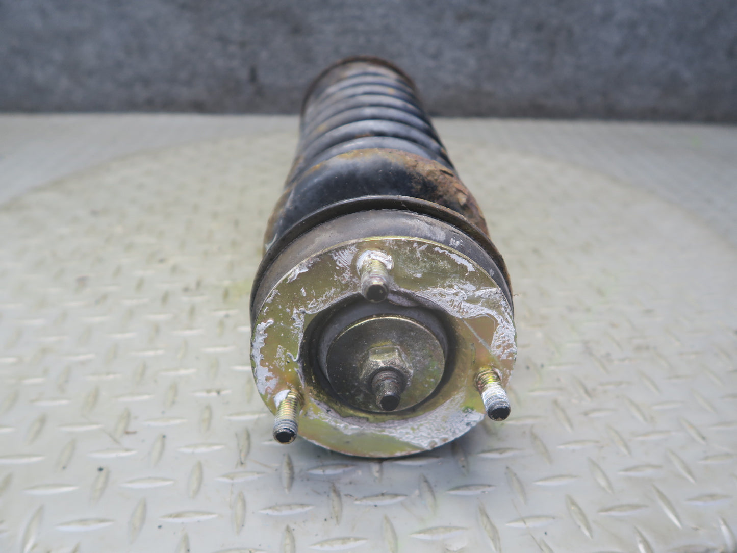 1983-1986 Porsche 928 S Rear Right Left Side Shock Strut Absorber W/ Spring Set