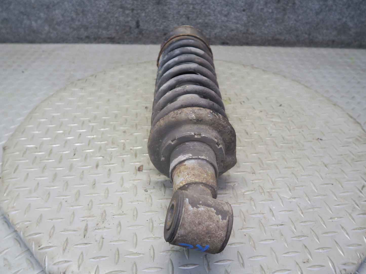 1983-1986 Porsche 928 S Rear Right Left Side Shock Strut Absorber W/ Spring Set