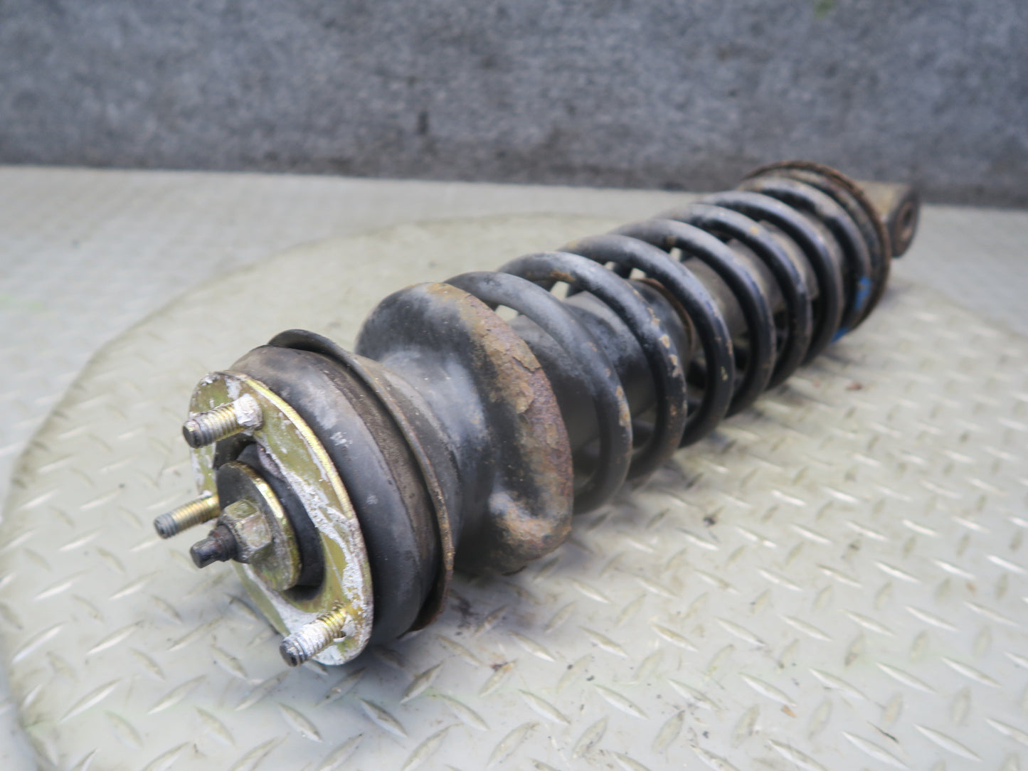 1983-1986 Porsche 928 S Rear Right Left Side Shock Strut Absorber W/ Spring Set