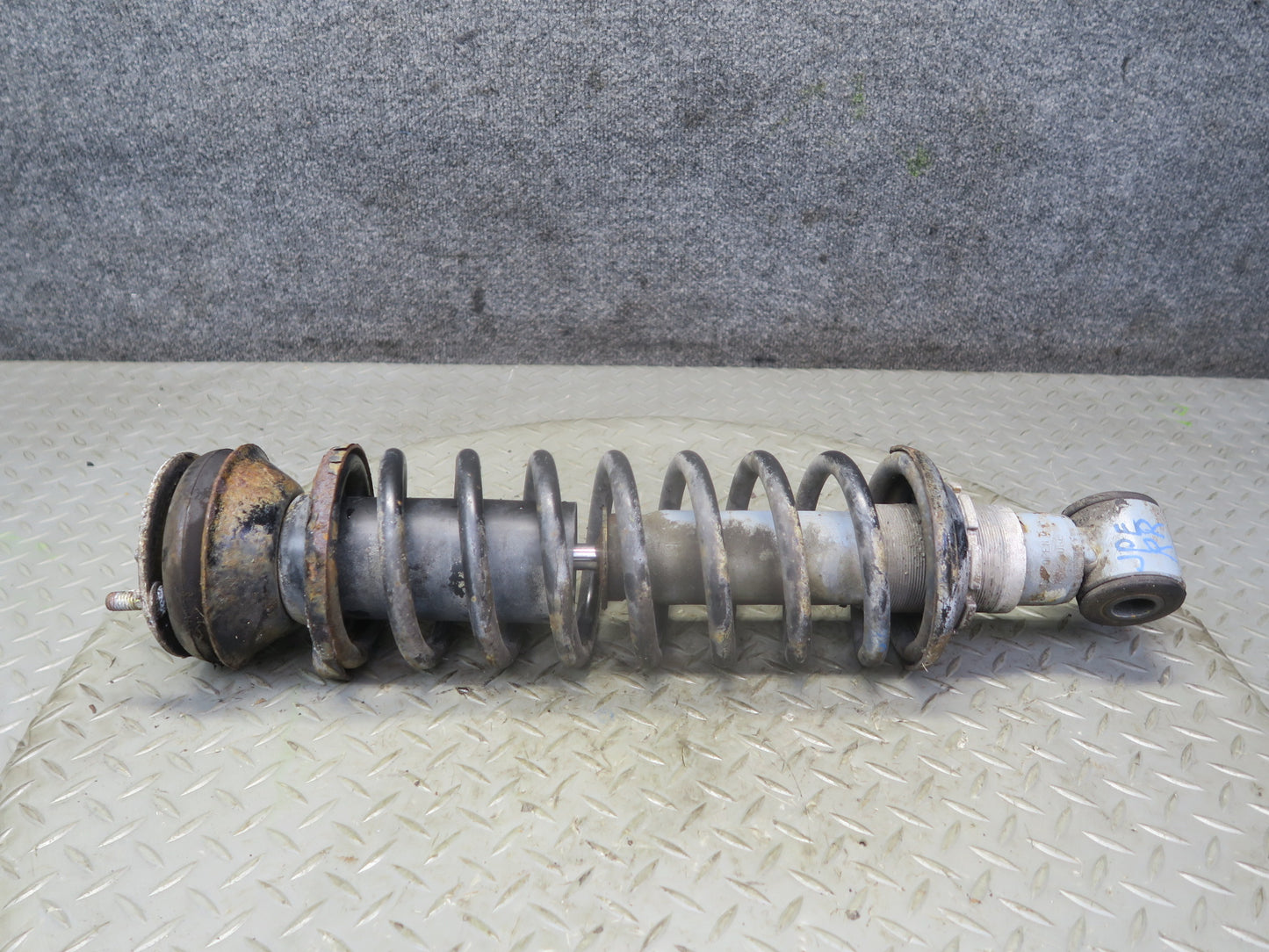 1983-1986 Porsche 928 S Rear Right Left Side Shock Strut Absorber W/ Spring Set