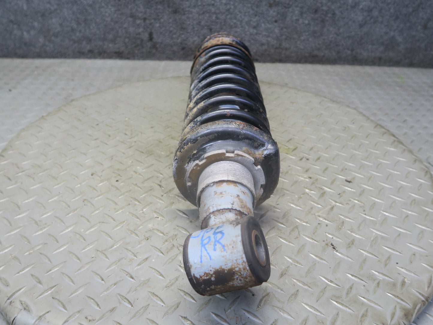 1983-1986 Porsche 928 S Rear Right Left Side Shock Strut Absorber W/ Spring Set
