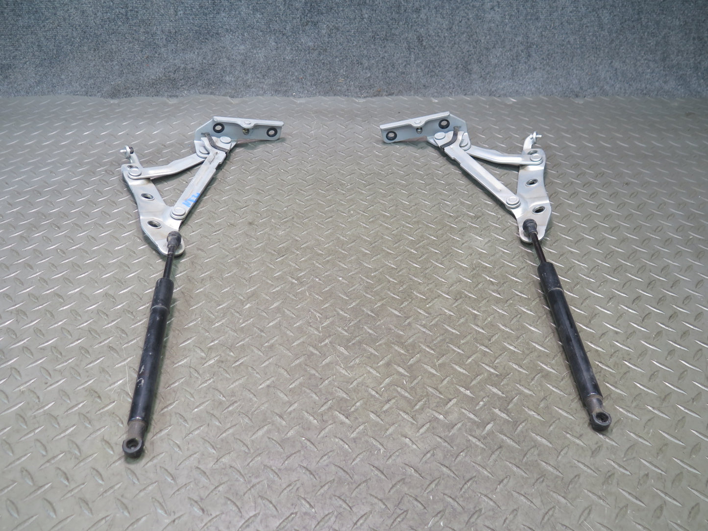 09-20 Nissan Z34 370Z Convertible Set of 2 Rear Trunk Hinge w Shock Support OEM